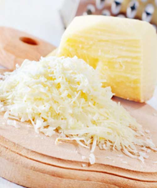 Fromage parmesan grana râpé pour accompagner vos pâtes ou ravioli - Les  Pâtes